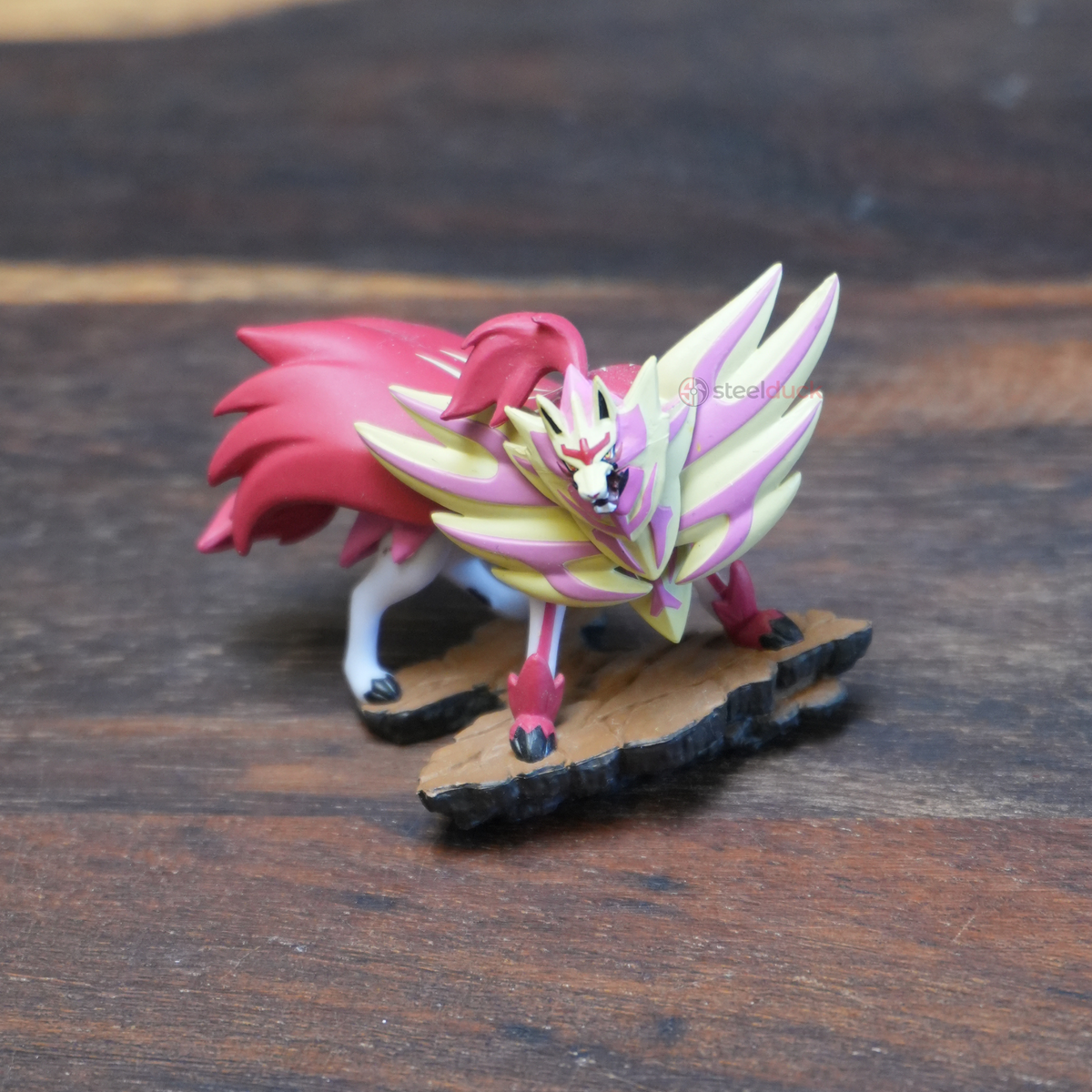 Pokemon - Schillerndes Zamazenta-Figur aus der Figurenkollektion